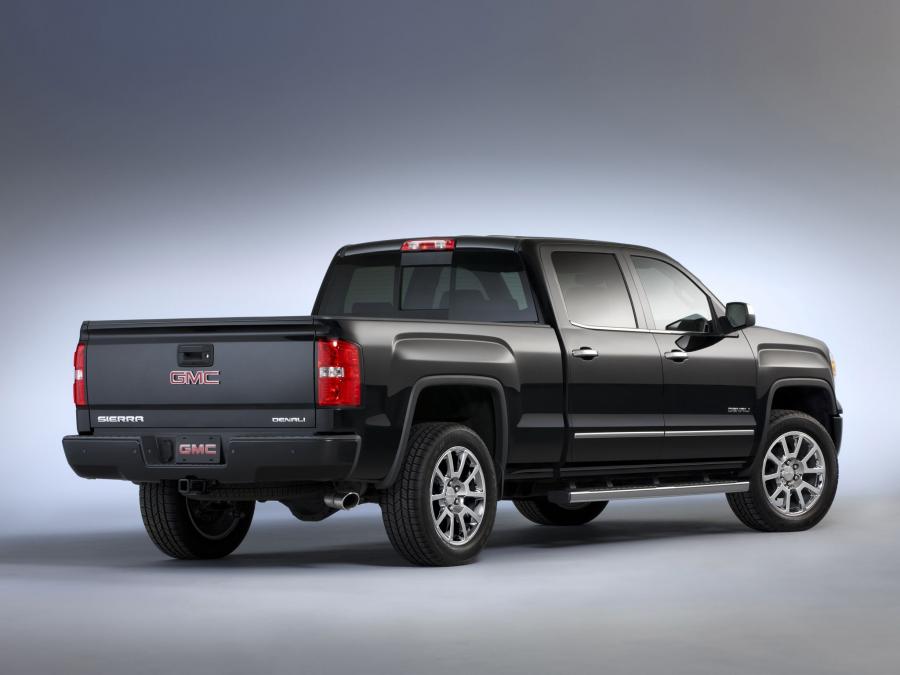  GMC Sierra Denali Crew Cab 2013 года  (фото 3 из 16)